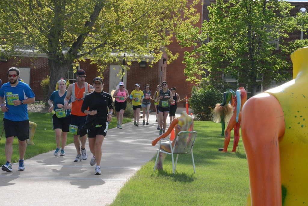 rmcad,marathon runners, marathon in denver, art mannequins, colfax mannequin