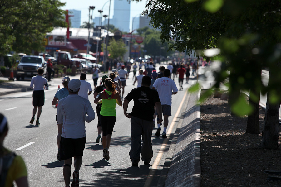 marathon, runners on colfax, marathon runners, denver skyline, views on marathon